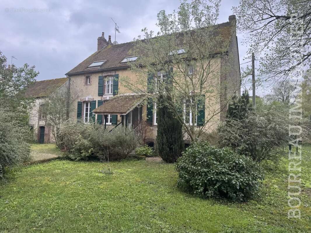 Maison à CHASSY