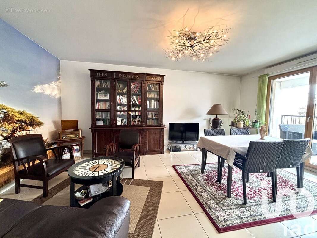 Photo 5 - Appartement à LA TOUR-DE-SALVAGNY