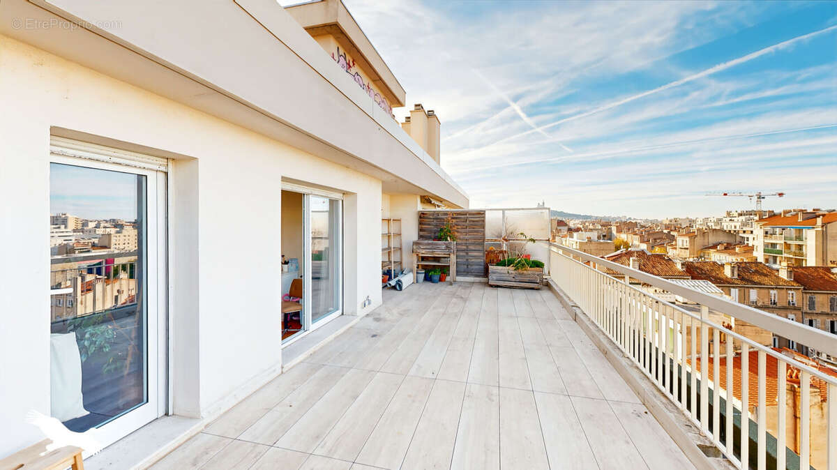 Appartement à MARSEILLE-5E