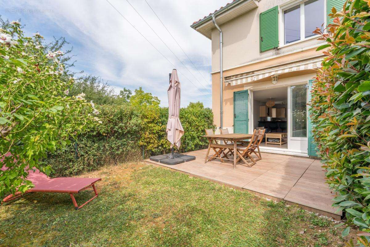 Appartement à FLEURIEUX-SUR-L'ARBRESLE