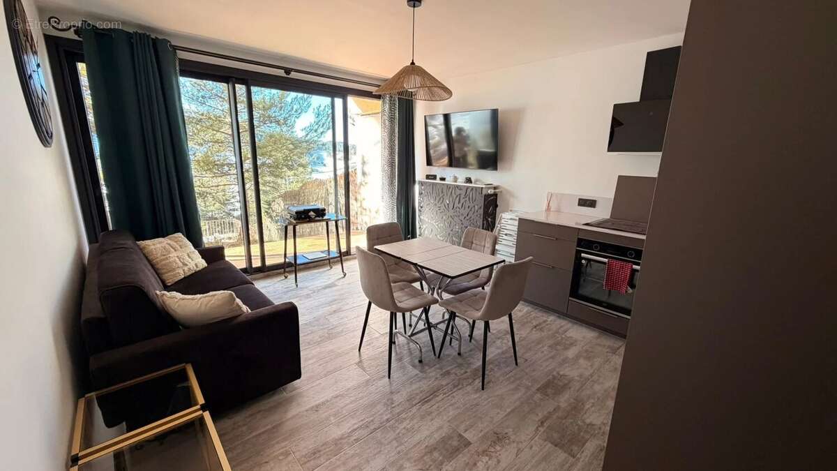 Appartement à VALLAURIS