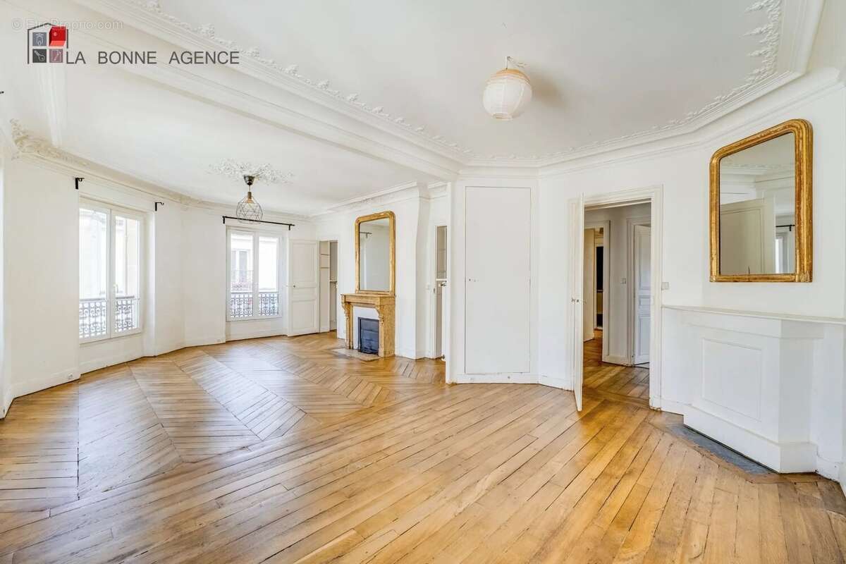 Appartement à PARIS-17E