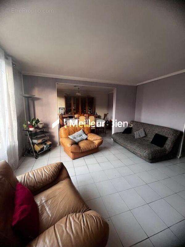 Appartement à COUBRON