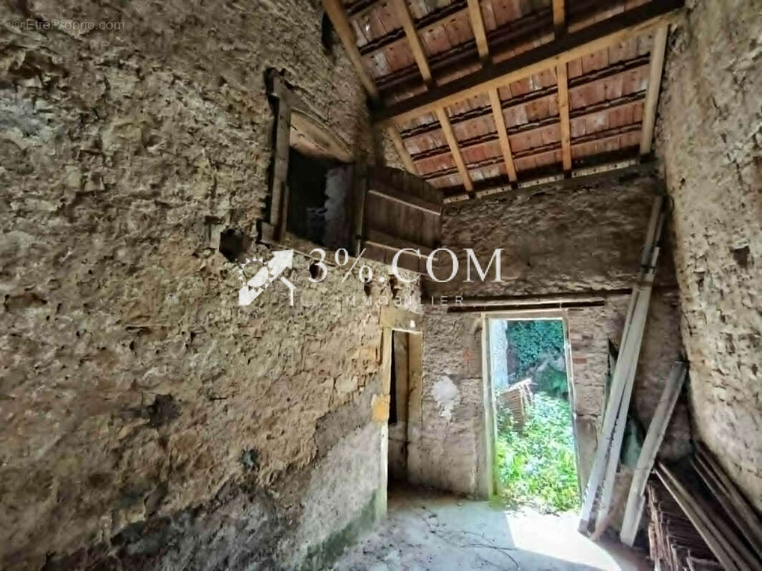 Ancienne maison sur la commune d'Azerailles 541220 - photo 2