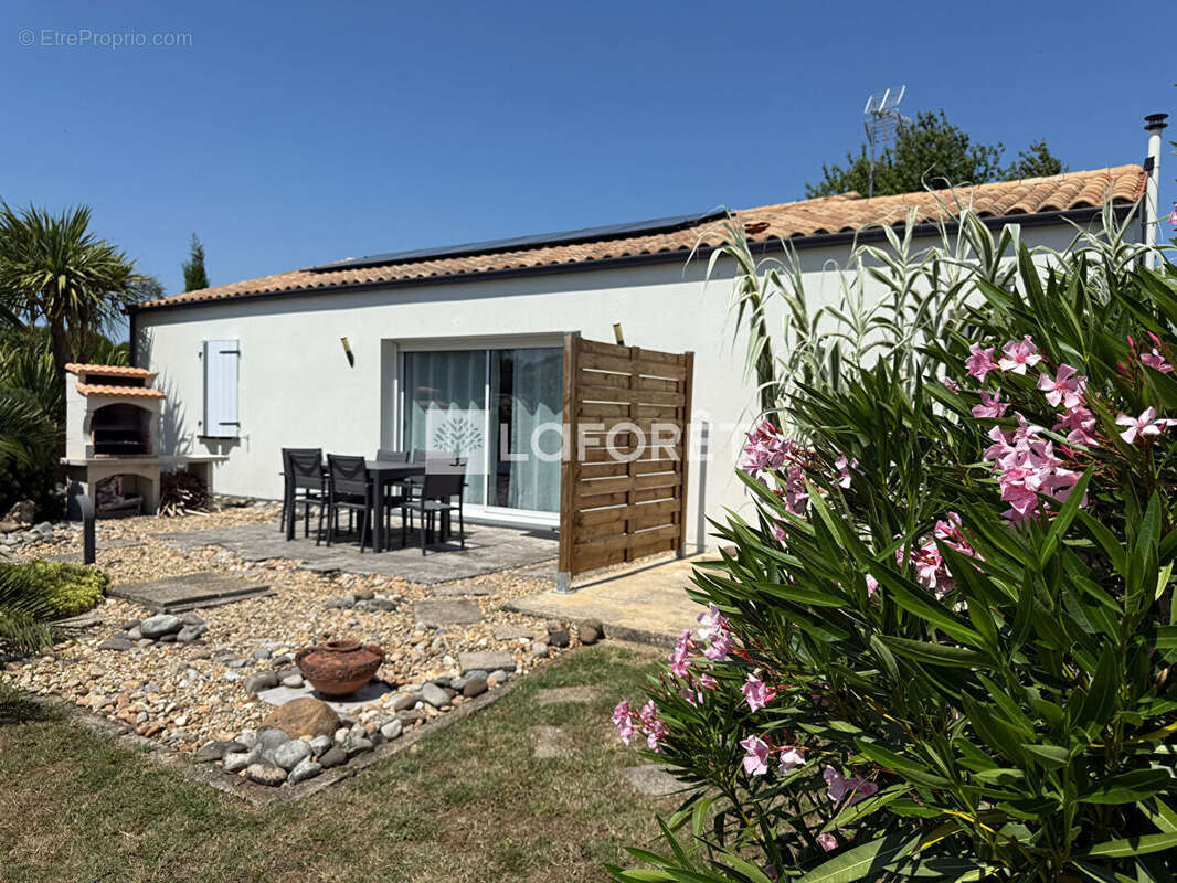 Maison à SAINT-ROMAIN-DE-BENET