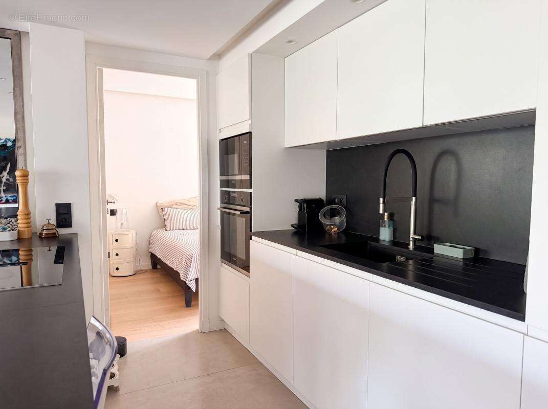  Cannes Croix des Gardes — 5 pièces 82 m² rénové, vue mer - photo 13