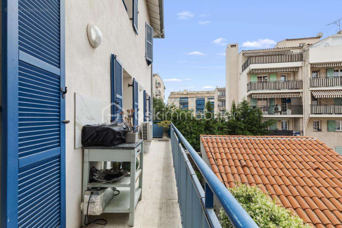 Appartement à VALLAURIS