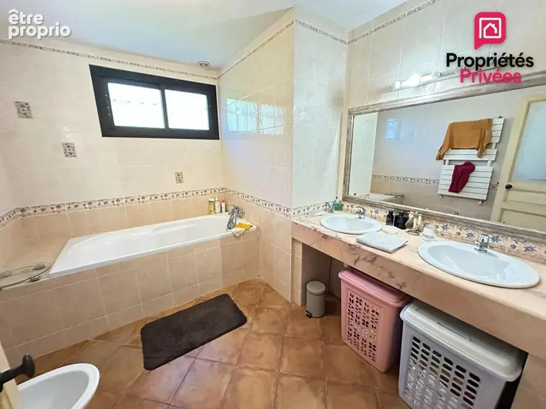 Maison de plain pied à Saint Chamas avec piscine - photo 10