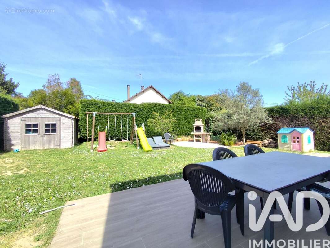 Photo 2 - Maison à LA VILLE-DU-BOIS