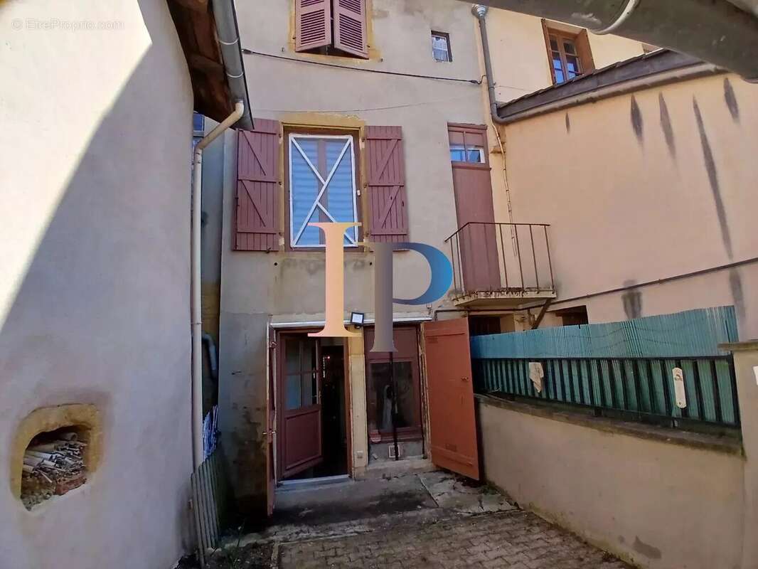 Maison à CHARLIEU
