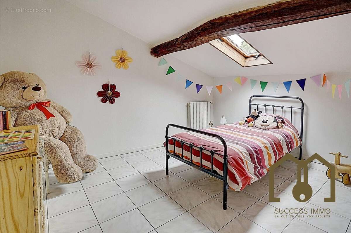 Maison 145 m² à Rignieux-Le-Franc  - photo 9