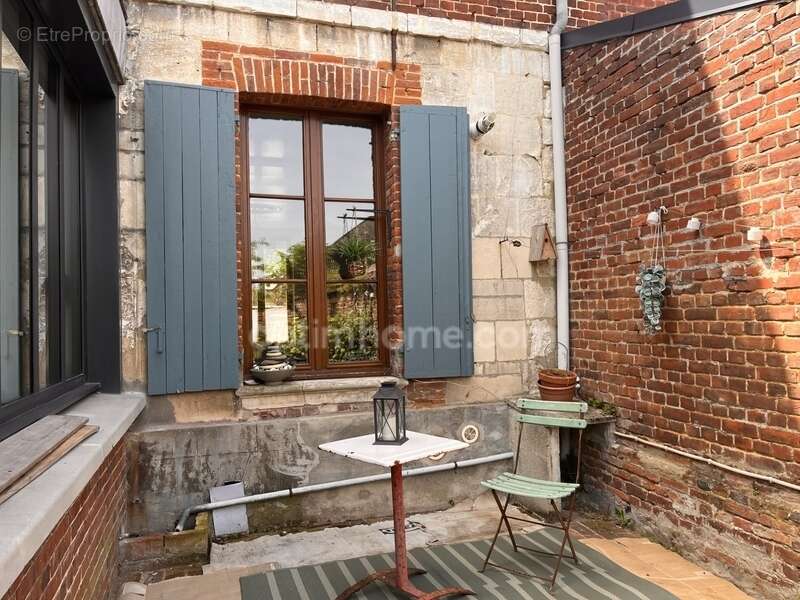 Maison de caractère en briques – 146 m² – Jardin intimiste – Combles aménageables – Centre-ville de Marle - photo 10