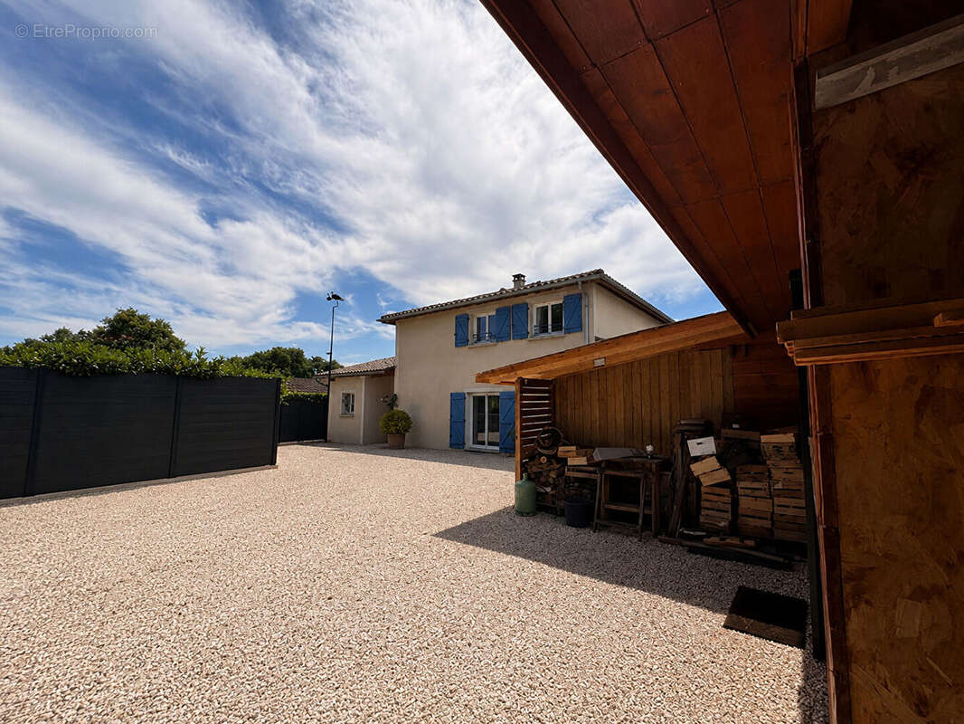 Maison à MONTMERLE-SUR-SAONE
