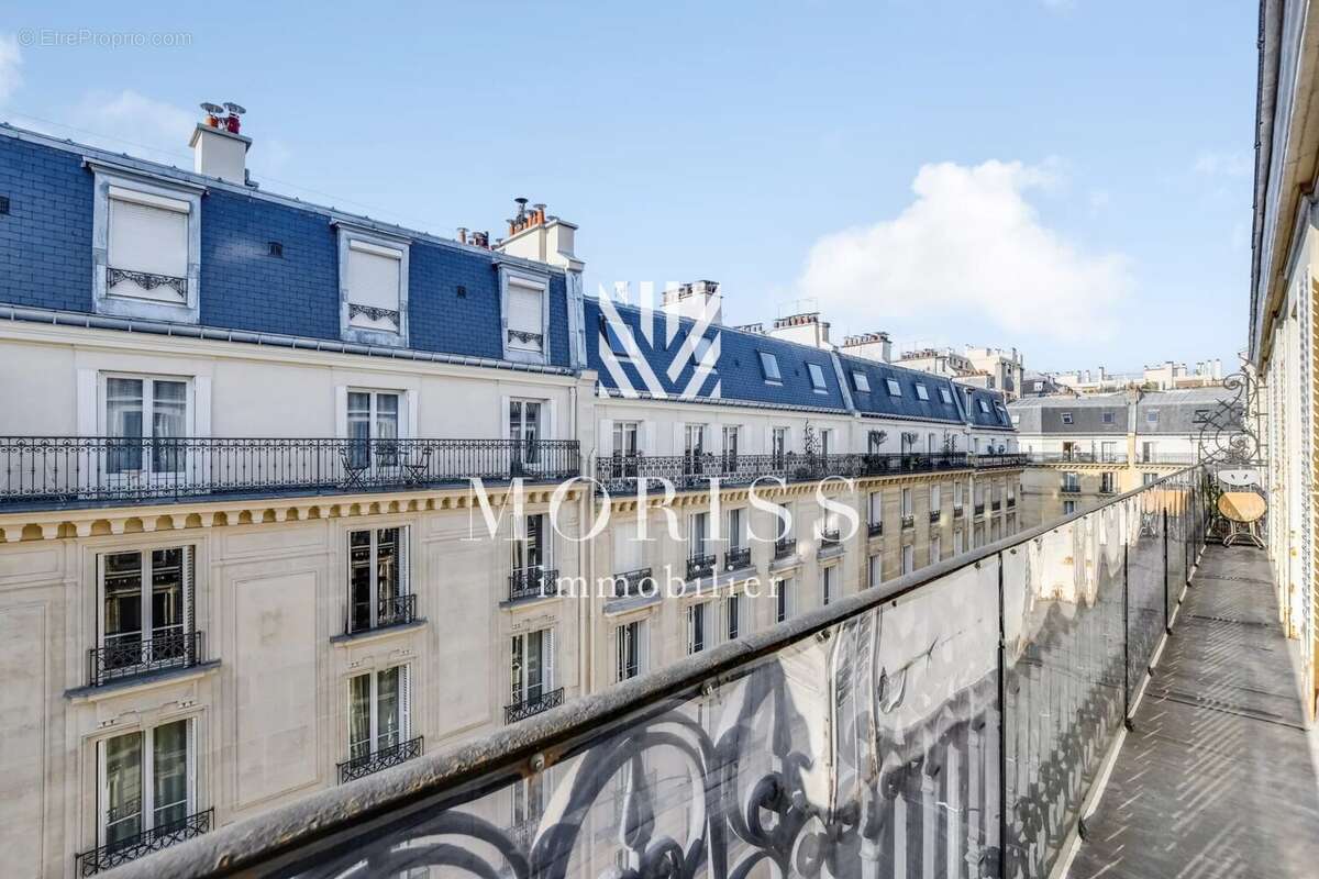 Appartement à PARIS-17E