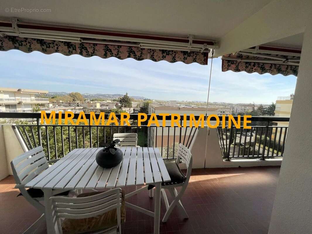 Appartement à MANDELIEU-LA-NAPOULE