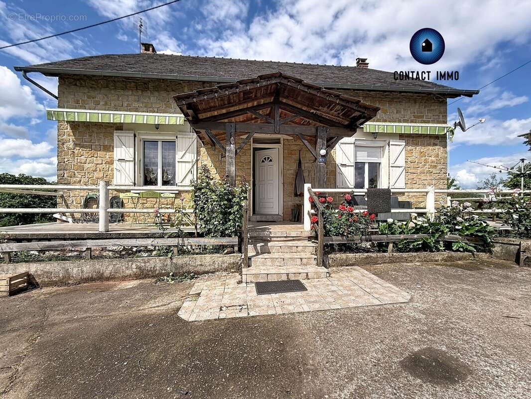Maison à MANSAC