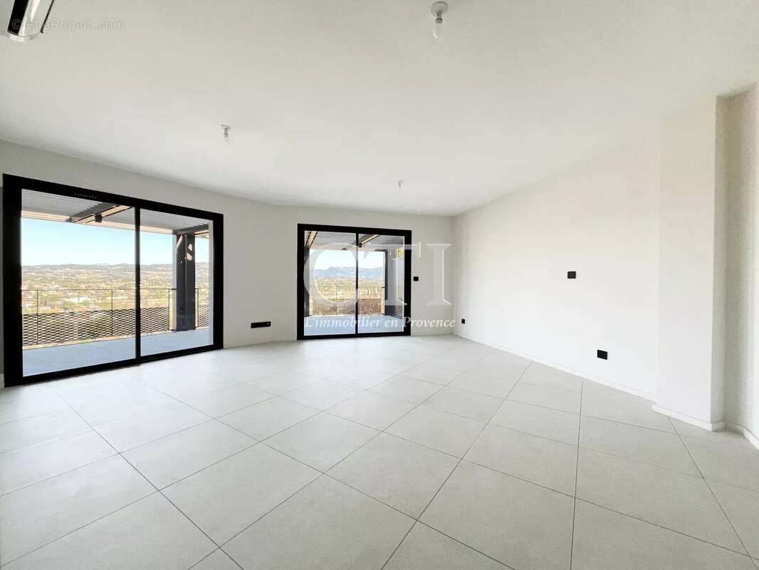 Appartement à VAISON-LA-ROMAINE