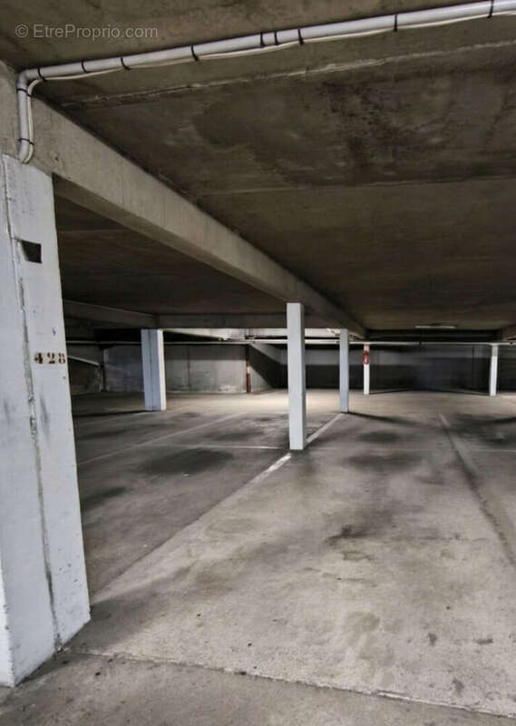 Parking à CERGY
