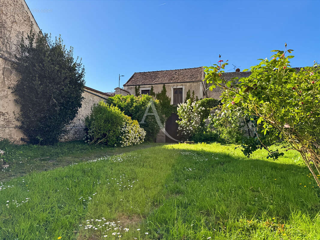 Maison à ETAMPES