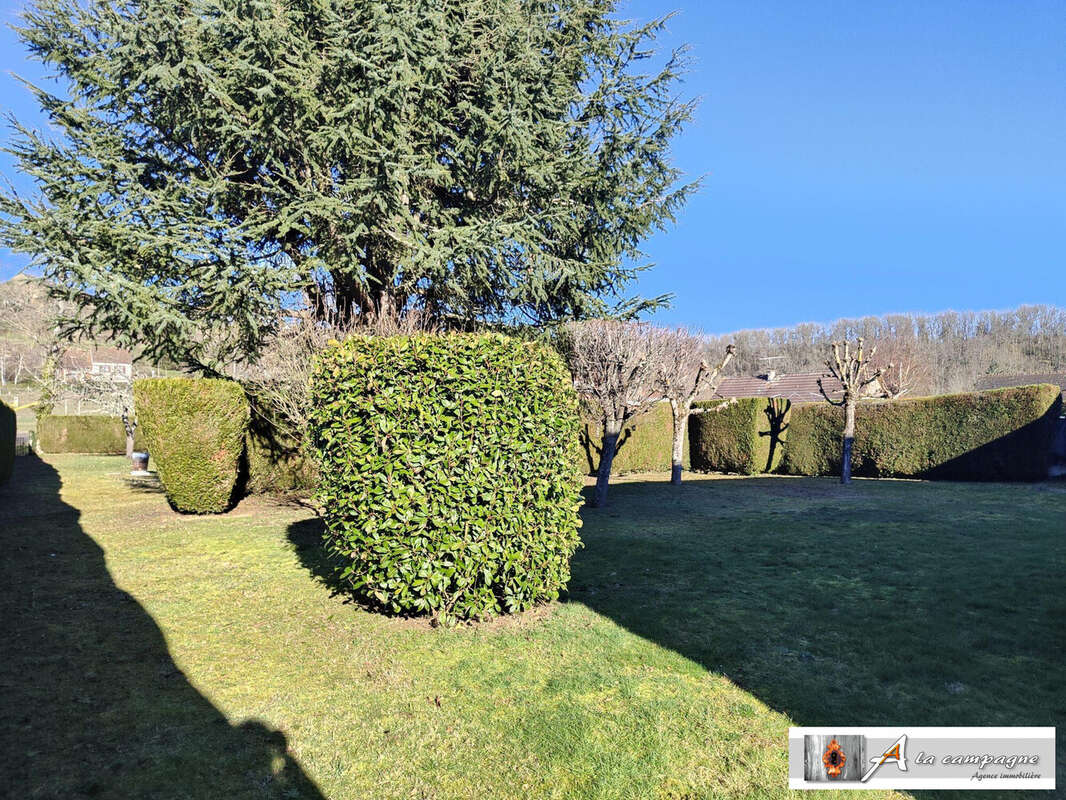 Maison à CHAMBON-SUR-VOUEIZE