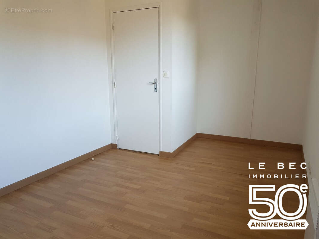 Cour logement 1 - Appartement à PLUNERET
