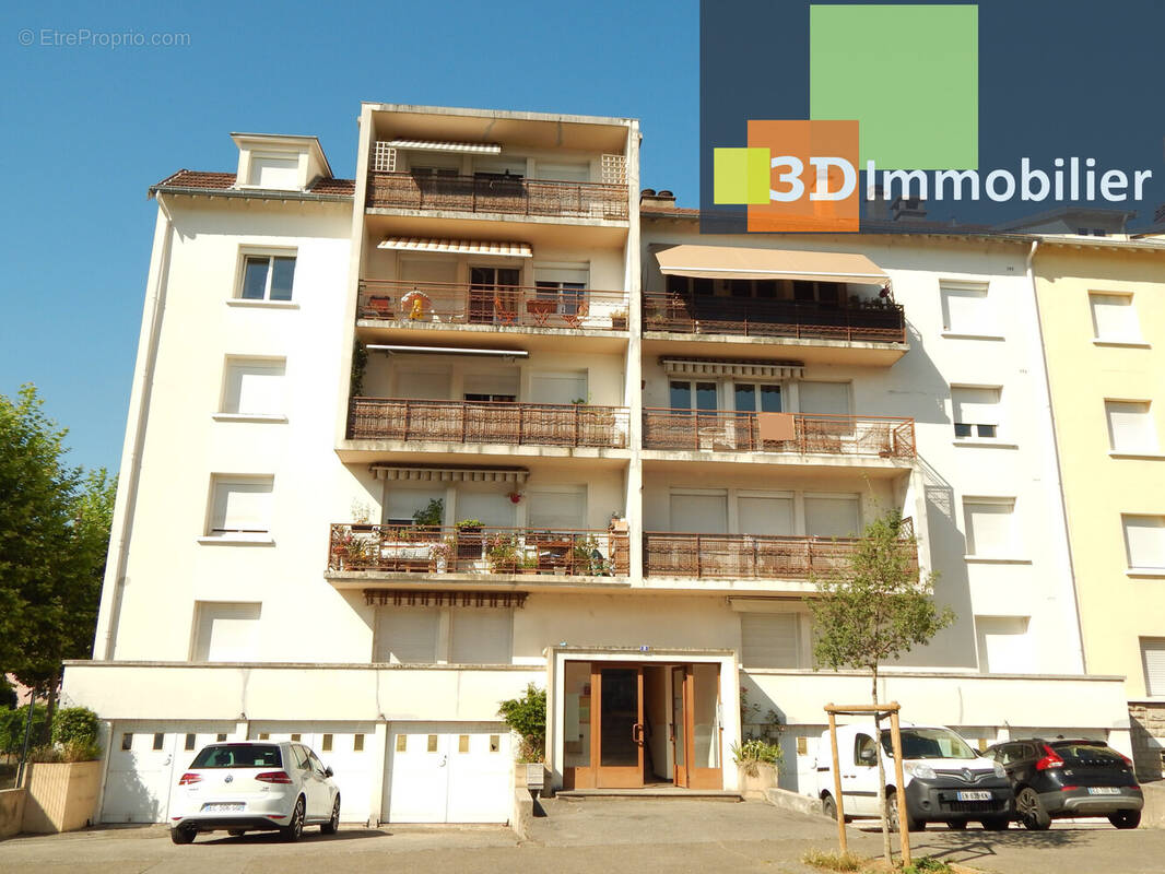 VUE IMMEUBLE - Appartement à LONS-LE-SAUNIER