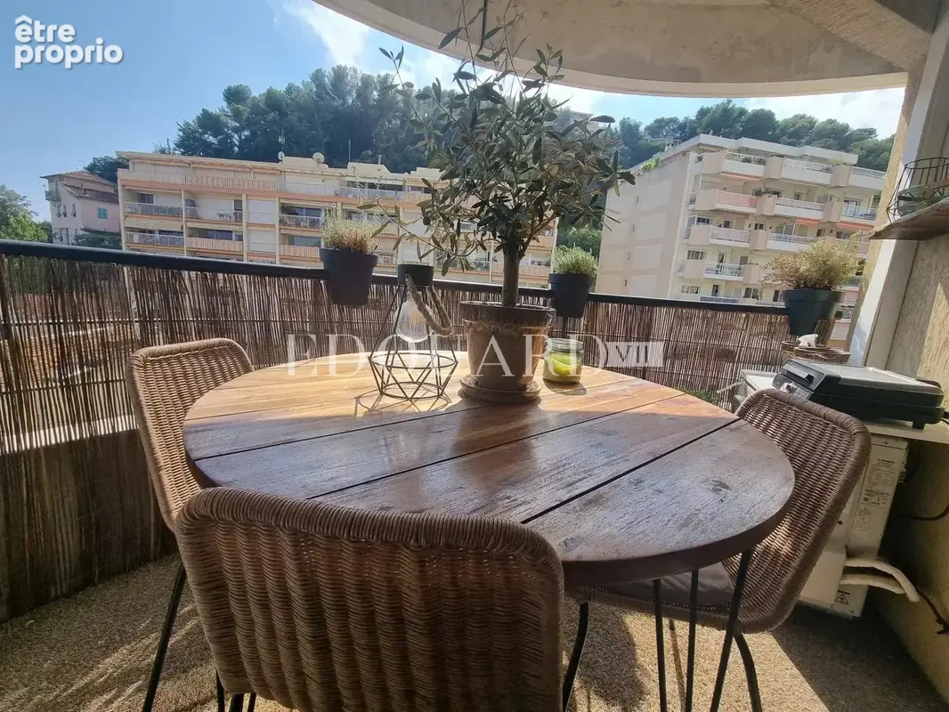 En exclusivité splendide quatre pièces traversant, entièrement rénové avec terrasse et garage - photo 5