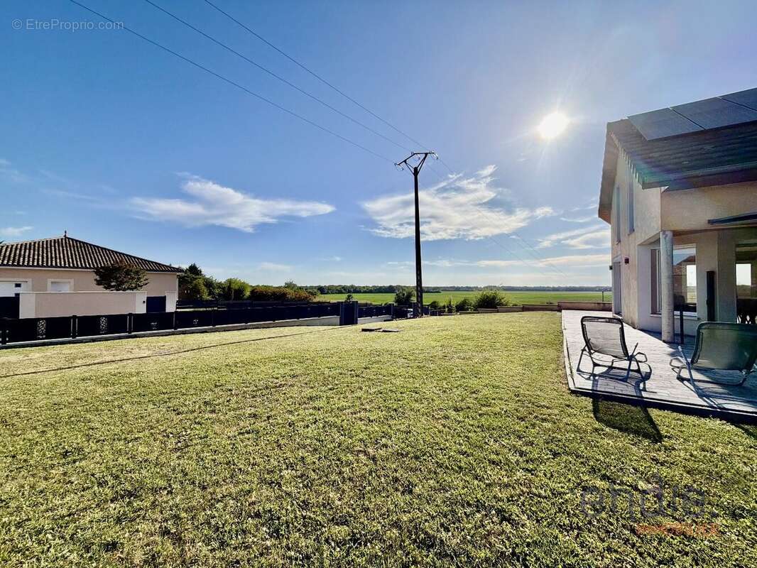 Une propriété d'exception de 185 m² - photo 15