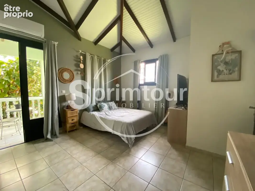 Saint claude - maison f4 et studio avec vue mer et montagne - photo 12
