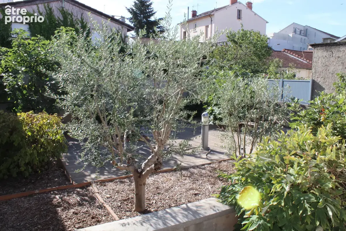 Maison à vendre 6 pièces LYON 8EME ARRONDISSEMENT (69) - photo 2