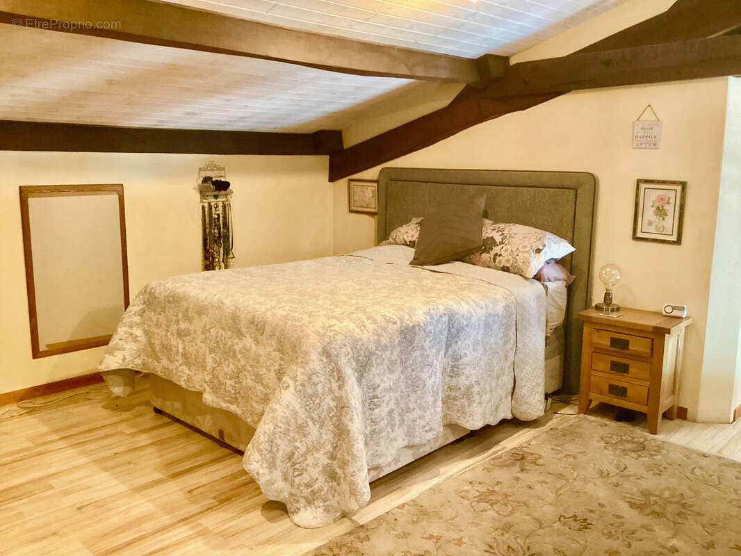 Maison à MENESPLET