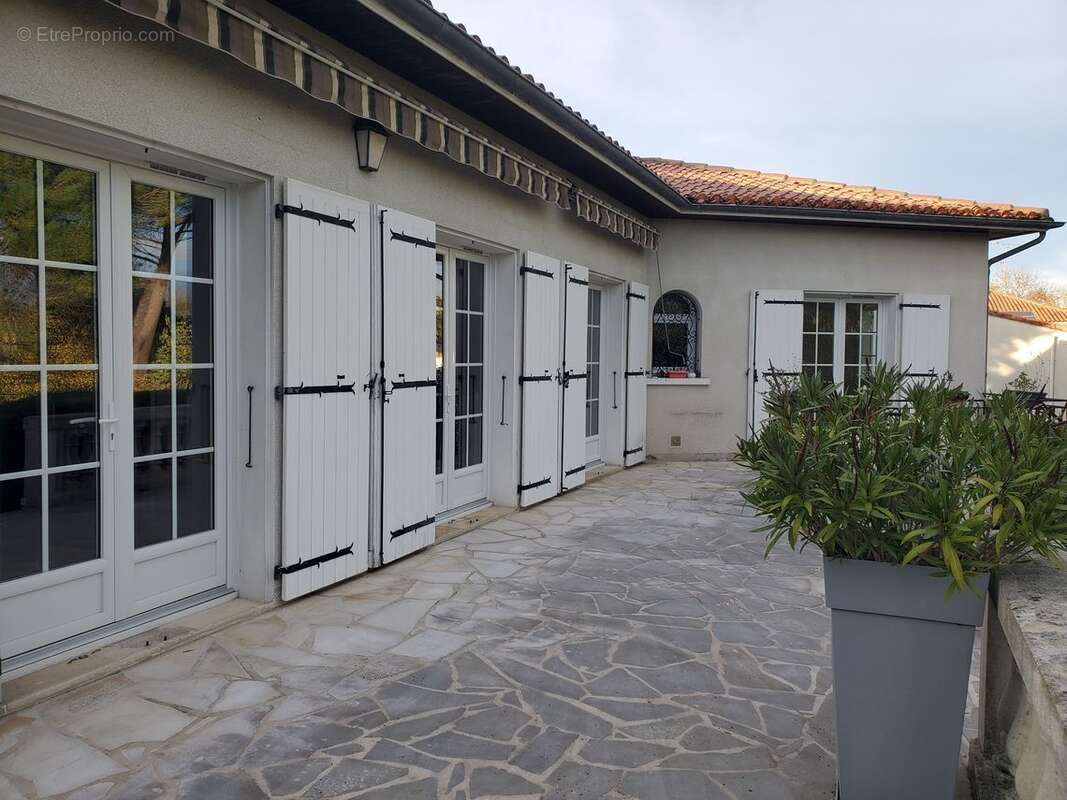 Maison à CHAMPNIERS