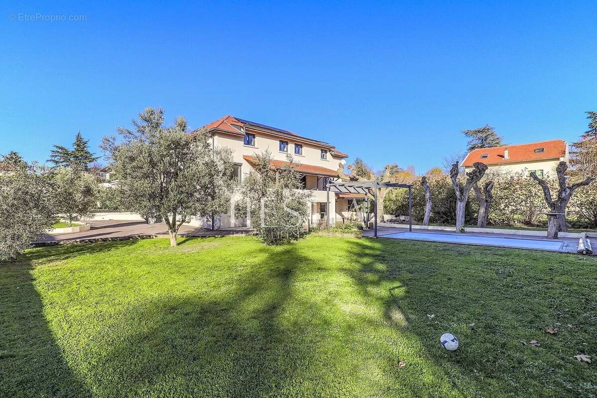 Maison à RILLIEUX-LA-PAPE