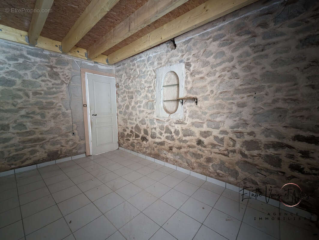 Maison 180 m² à Noaillac  - photo 9