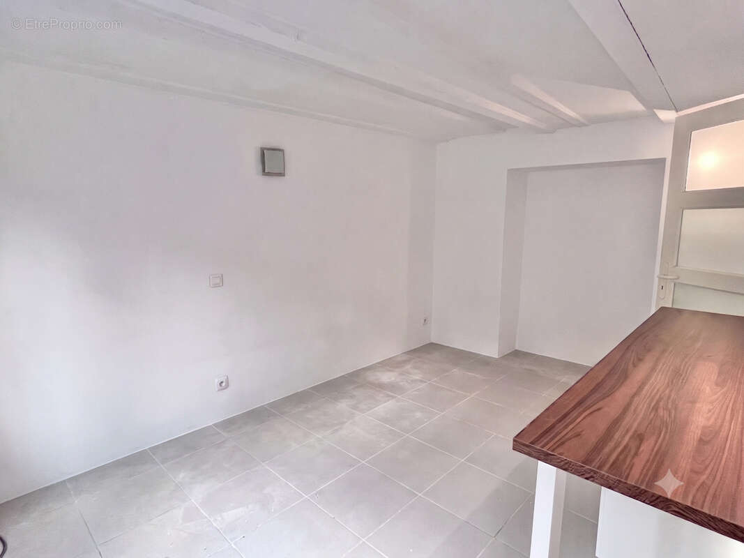 Aix en Provence, au cœur du centre-ville, studio de 18m2 entièrement rénové à proximité de la place des Prêche - photo 5