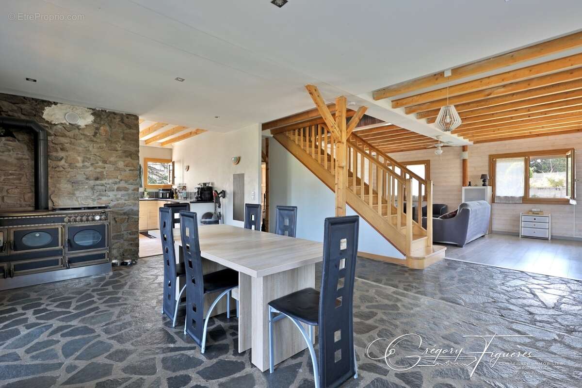 Châteauneuf – maison familiale 6 pièces – 4 chambres – vue dégagée – terrain 1 174 m² - photo 3