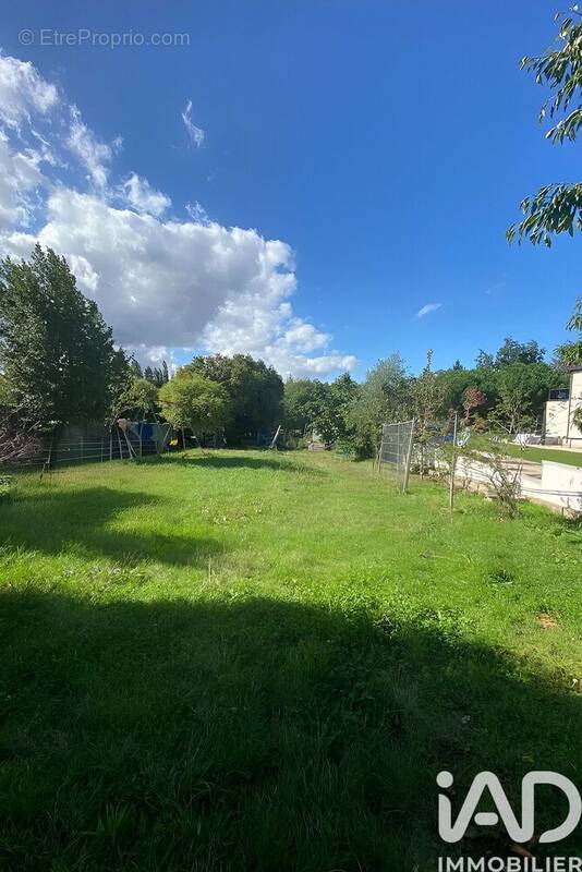 Photo 1 - Terrain à SAINTRY-SUR-SEINE