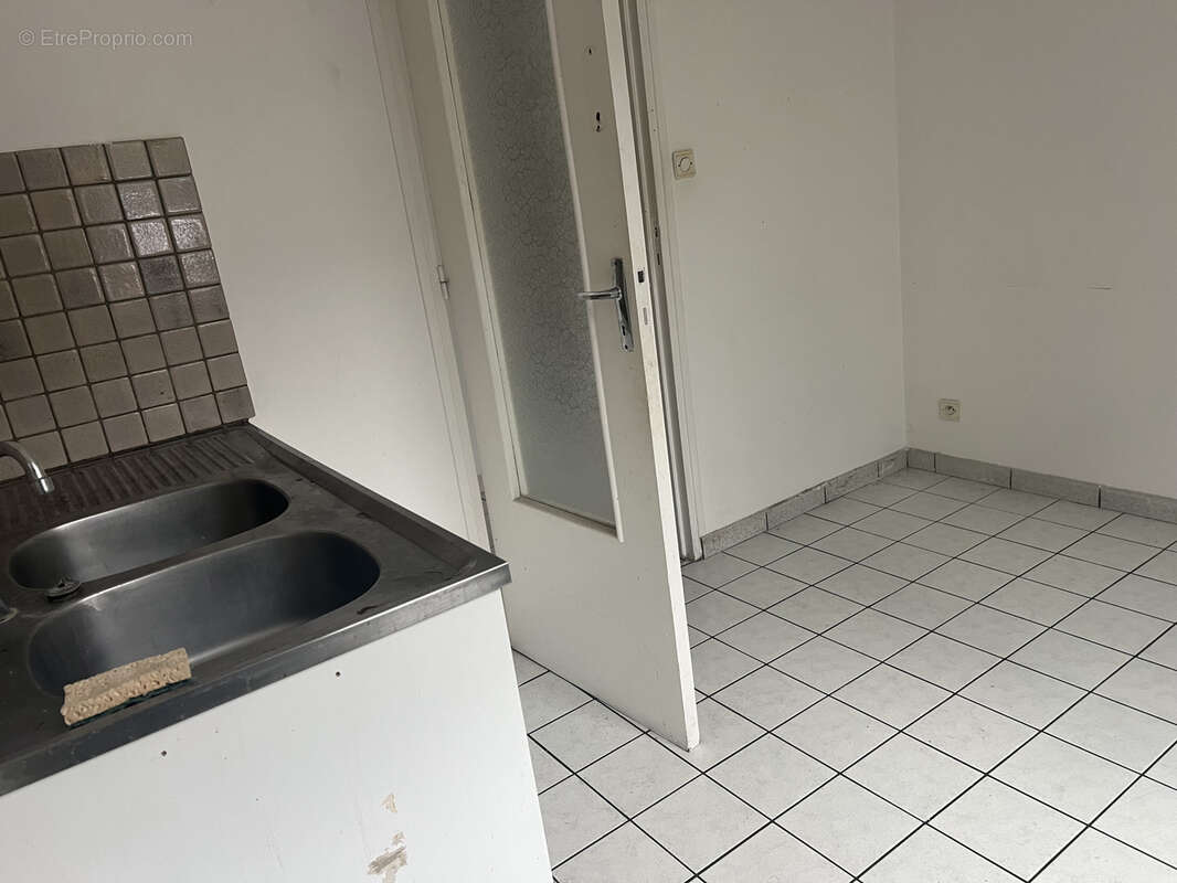 Nevers appartementce type T3, proche de la gare et du centre ville. - photo 5