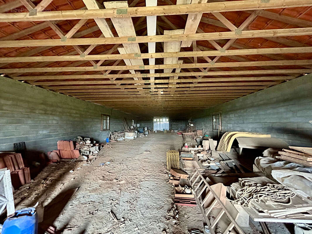 Commerce à SOUVIGNE