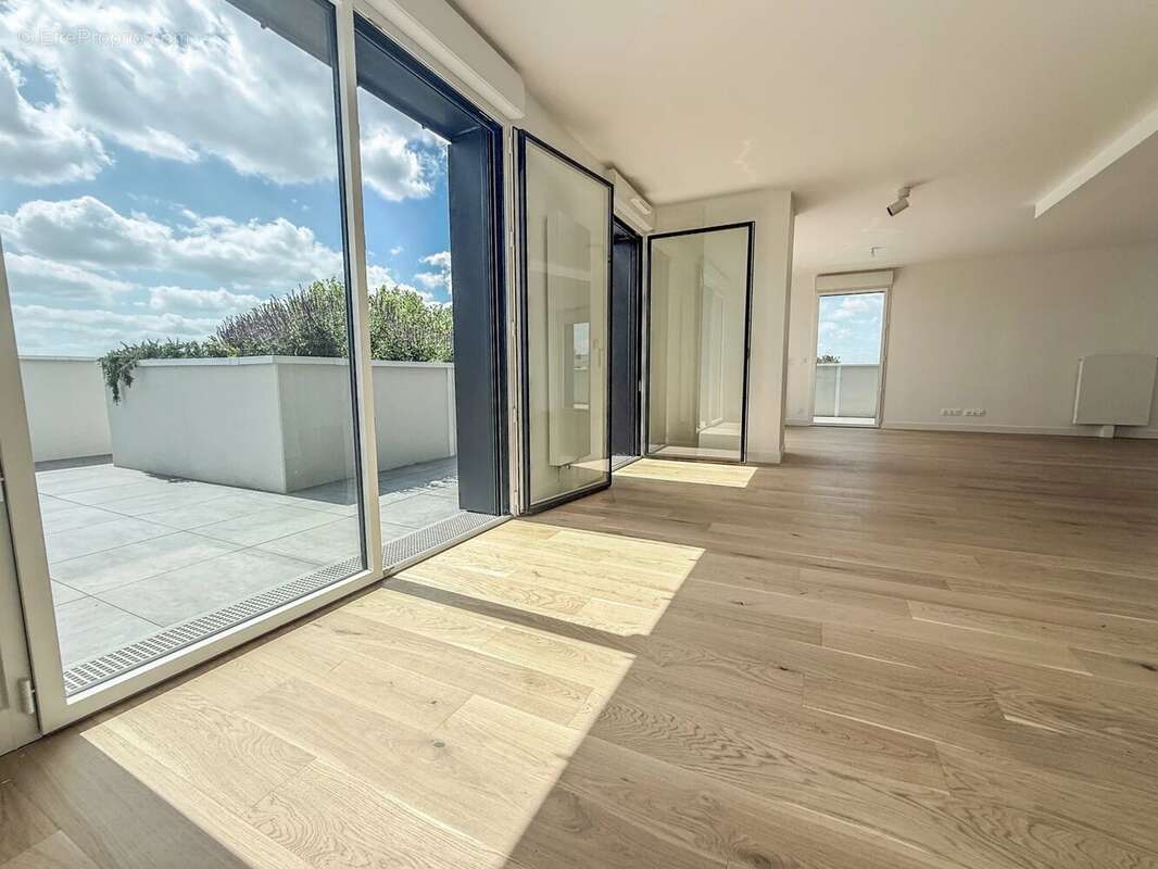 Appartement à MONT-SAINT-AIGNAN