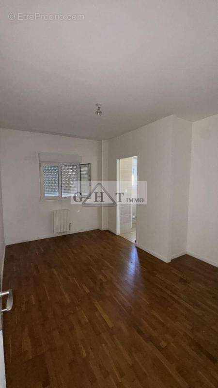 Immeuble a vendre entièrement rénové – 3 logements – saint-denis - photo 19