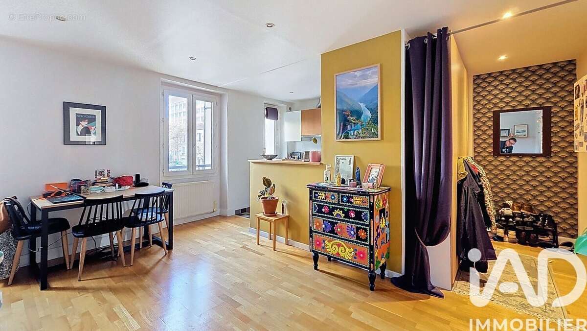 Photo 2 - Appartement à COURBEVOIE