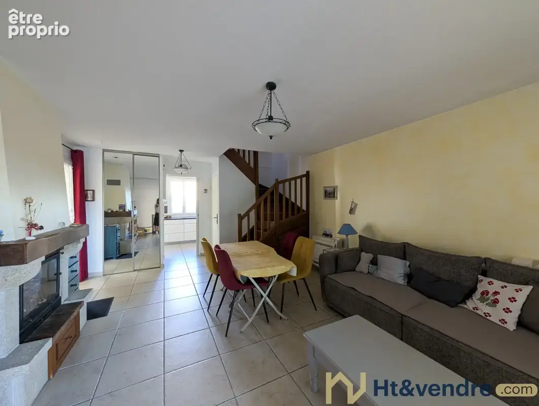 Maison mitoyenne R+2   3 chambres   Garage et stationnements - photo 2