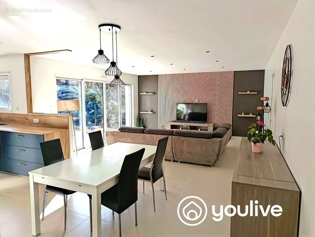 Maison à LE GIROUARD