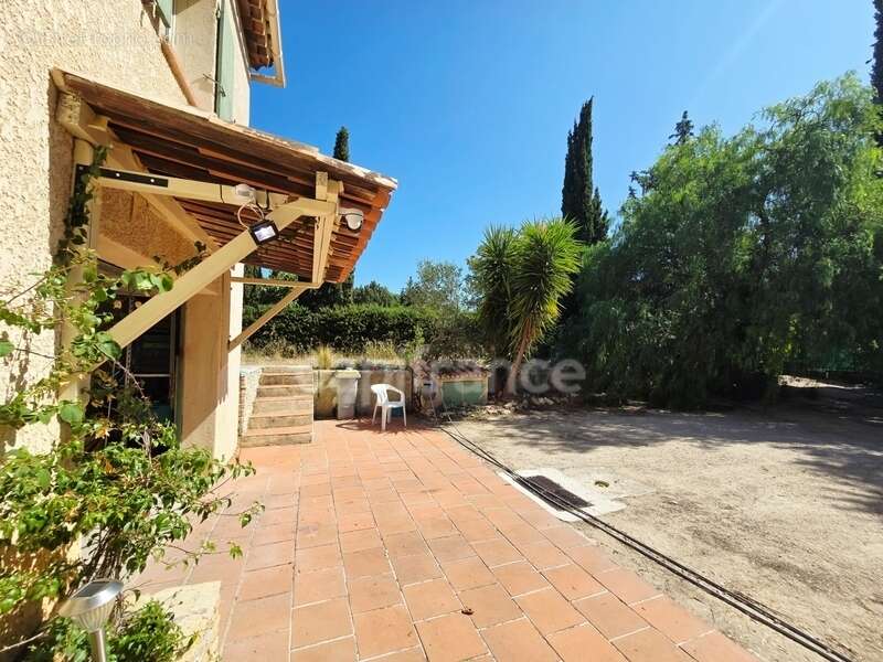 Maison à vendre 7 pièces LA CIOTAT (13) Garage, Terrain 1057 m2 - photo 20