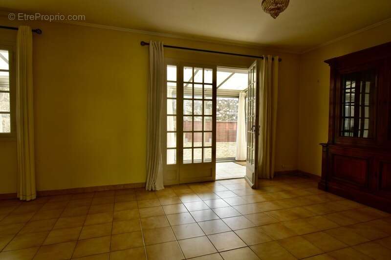 Maison à FONTVIEILLE