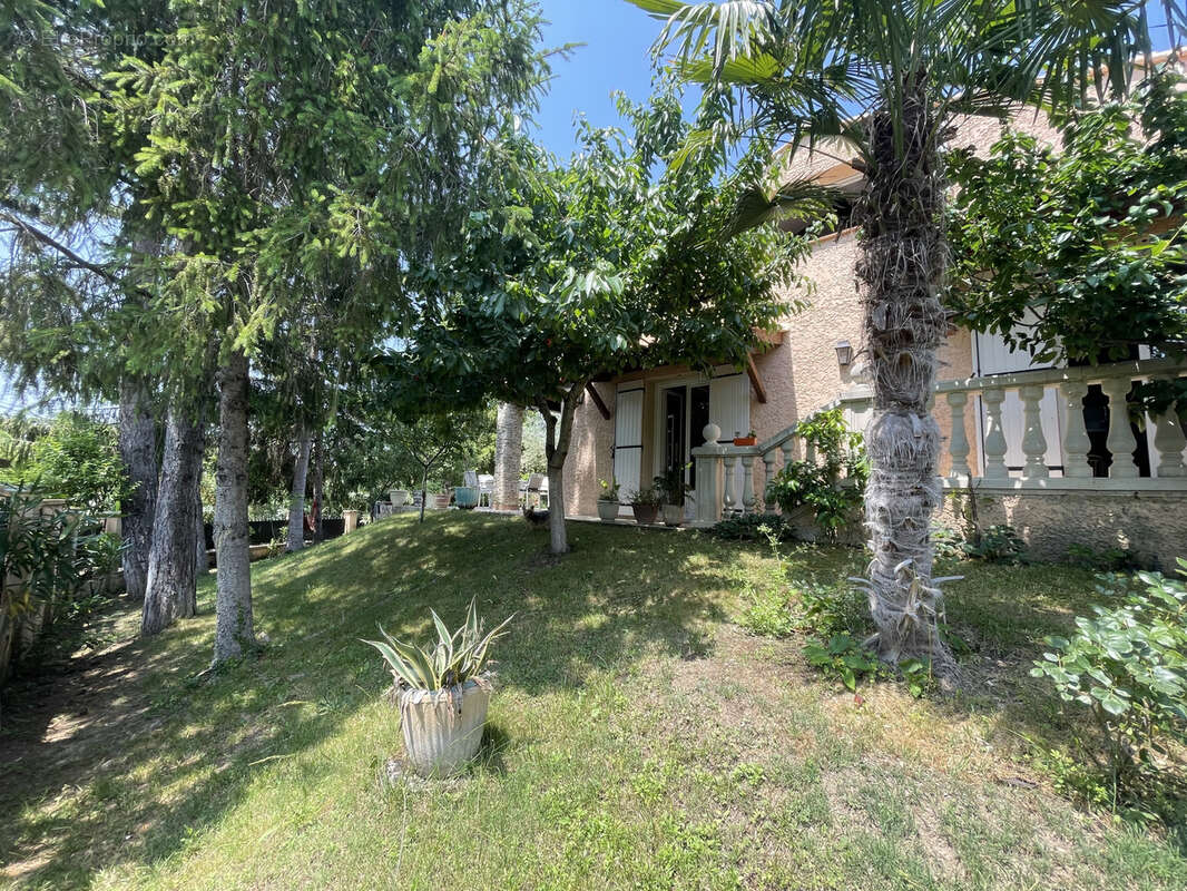 Vaison 2km / belle maison / sh240m2 / terrain 1396m2 / piscine / pool house 100m2 - photo 17