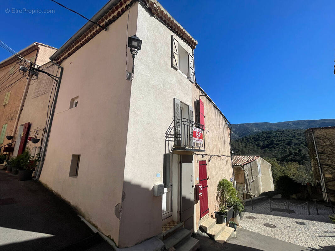 Maison à VAUVENARGUES