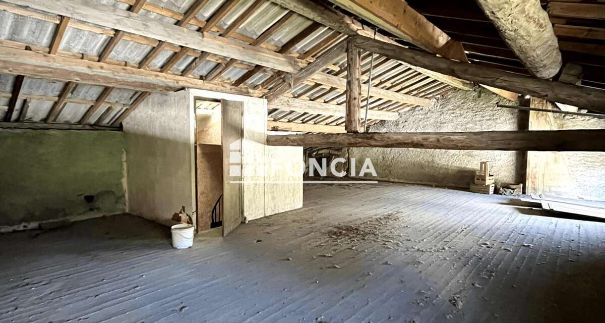 Appartement à LA JAVIE