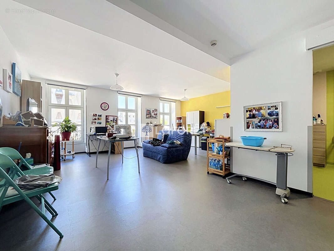 Immeuble 7 logements local commercial parking jardin Parthenay - photo 12